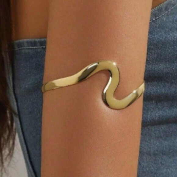 NWT, Gold Arm Cuff Arm Band - Picture 1 of 1
